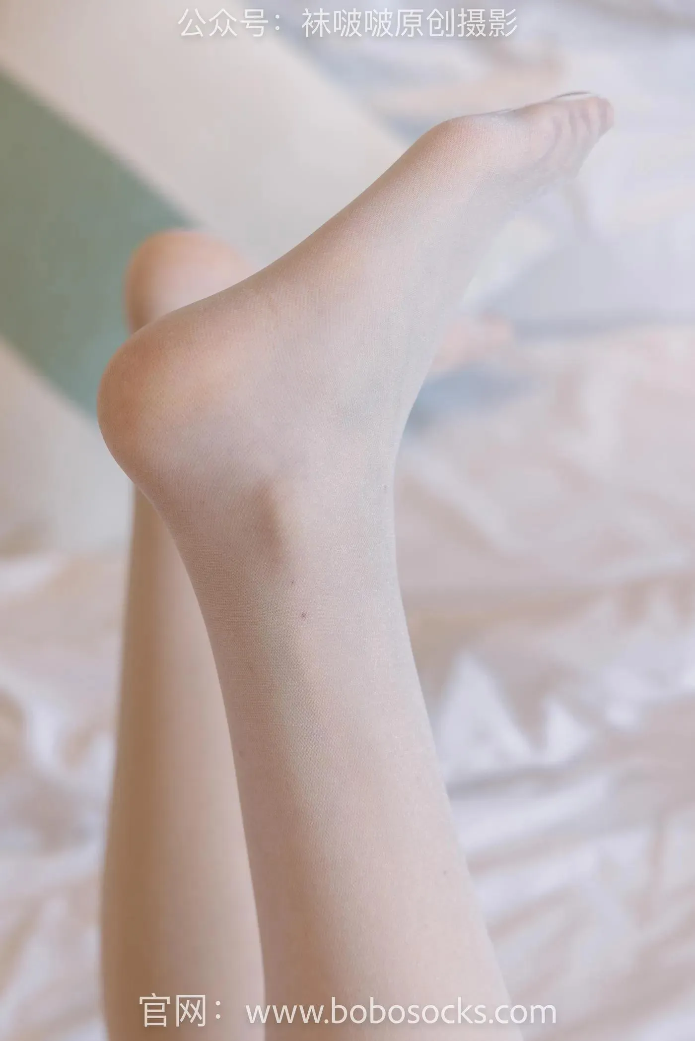 [BoBoSocks袜啵啵]NO.154 小甜豆-两双高跟鞋、珠光白丝、女仆装 [200P]插图1